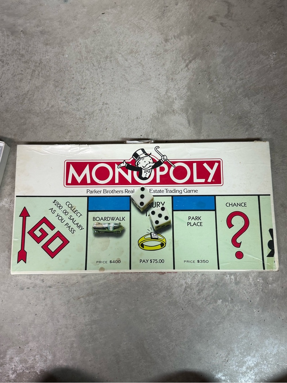 Classic Board Game - White and Red